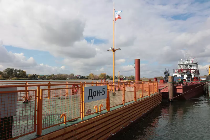 Фото #2 для новости «Стапель: В Ростовской области построены 2 новых плавучих причала проекта 74»