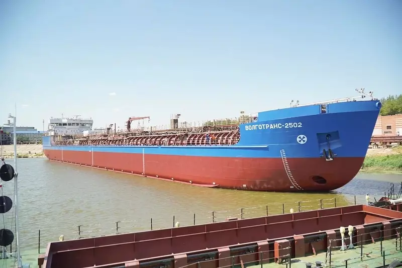 На СЗ Лотос спущен на воду танкер химовоз Волготранс 2502 проекта 25 7