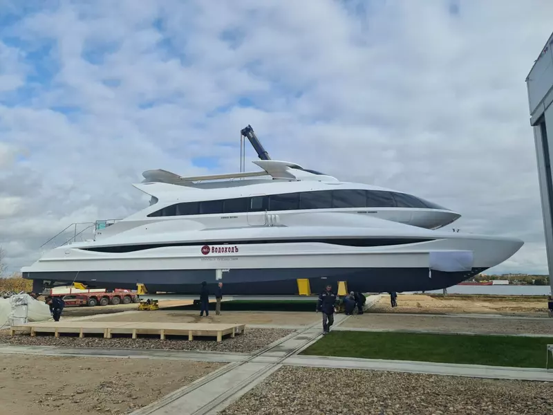 Иллюстрация 2 для «Паритет-Центр: На СЗ Паритет Центр спущен на воду электрический пассажирский катамаран 1100»