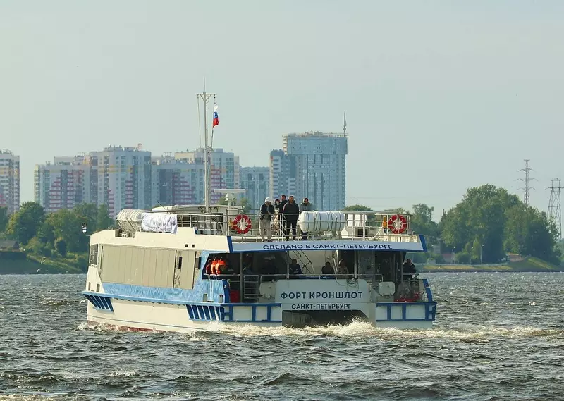 Катамаран Форт Кроншлот проекта 04580 Котлин сдан в эксплуатацию