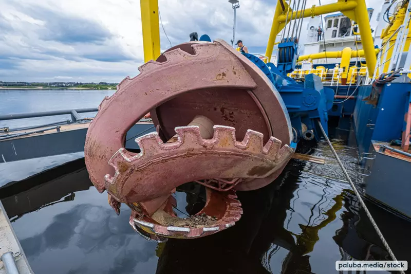 Фото #2 для новости «Землесос: Чем углубляют реки России подробности нового землесоса проекта 4395»