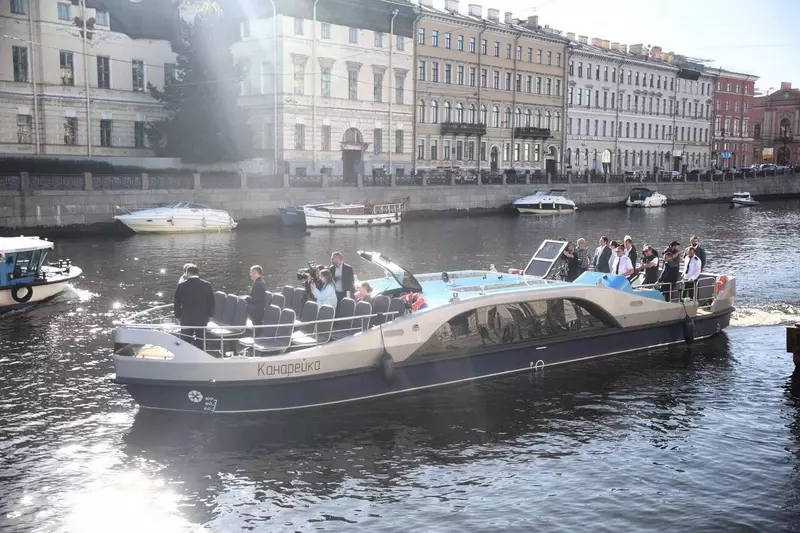 Сдано прогулочное судно на электрическом ходу Канарейка проекта ЕМ2108 Мойка 2