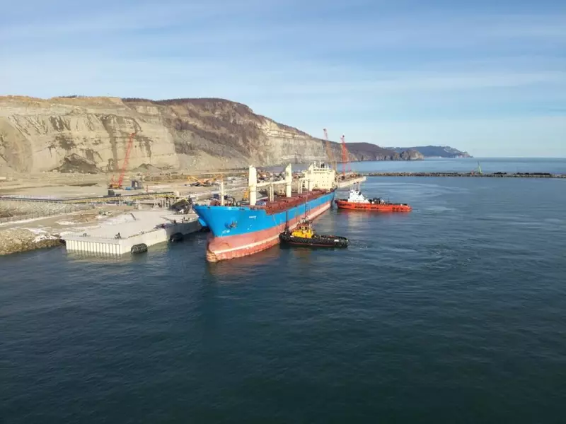 Новый терминал на мысе Манорский принял первое судно под погрузку угля