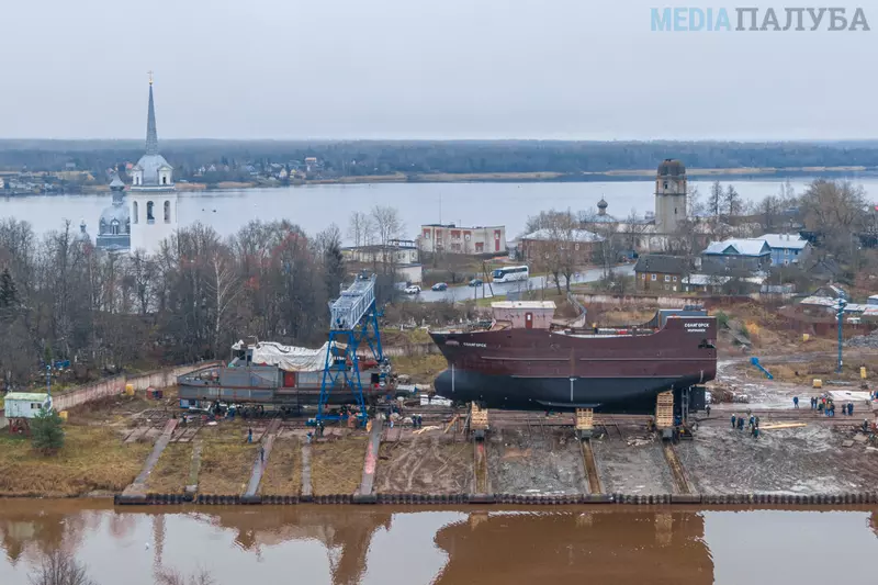 Спуск на воду траулера Солигорск проекта 3