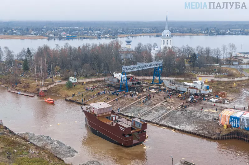 Фото 2 для «Траулер: Как проходил спуск на воду траулера Солигорск проекта 3»