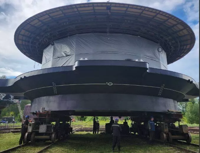 Пермская судоверфь отправила в Москву ещё пять причалов для электросудов