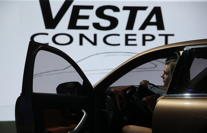 Концепт-кар Lada Vesta на Московском международном автомобильном салоне – 2014 в выставочном центре "Крокус Экспо"