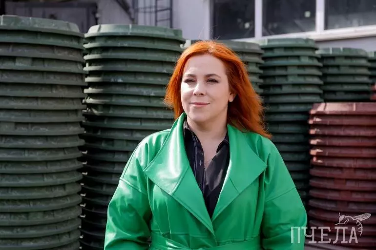 Фото №8 для поста «Мусор в дело как в Челябинске из пластиковых бутылок делают плитку люки и скамейки»