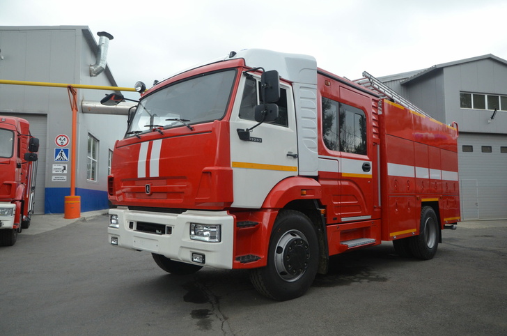 Сделано в России. Компания из Челябинской области поставила в регионы РФ новую пожарную технику