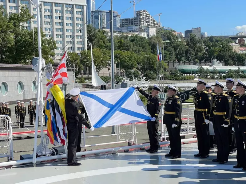 Изображение №3 для «корвет: На корвете Резкий проекта 20380 поднят Андреевский флаг»