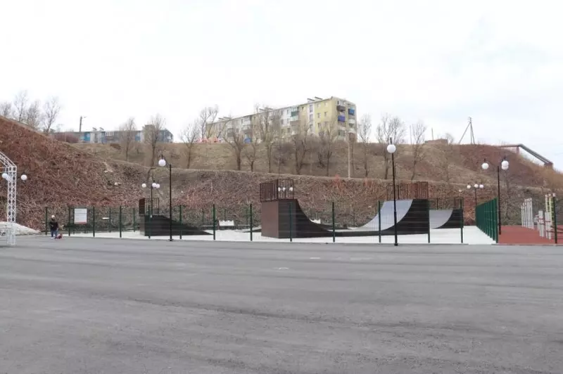 В Холмске Сахалинской области открыли современный скейт парк