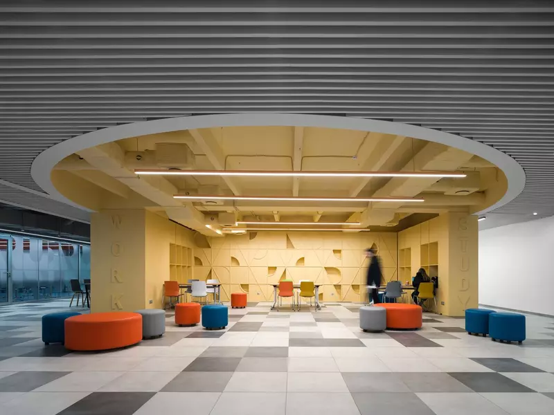 Картинка №11 для новости «Реконструкция интерьеров главного корпуса РУДН»