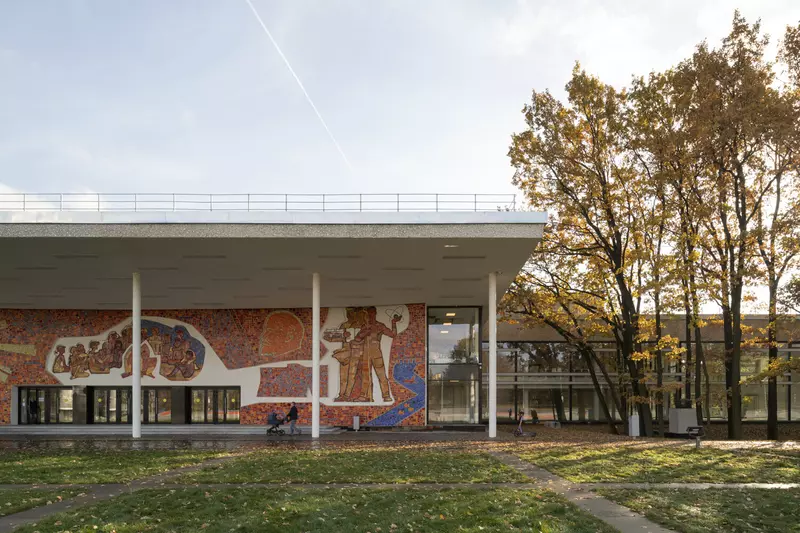 Фото 1 для новости «Фотофакты: Реставрация Дворца пионеров на Воробьевых горах»