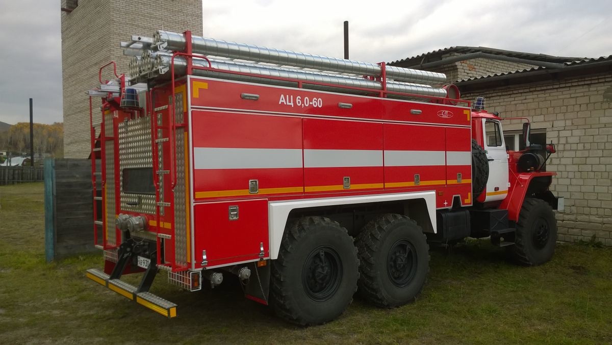 Куплю пожарку. Iveco пожарная машина. Сельская пожарная машина мз3607. Пожарные автоцистерны тяжелого класса. Пожарная машина Хакасия.