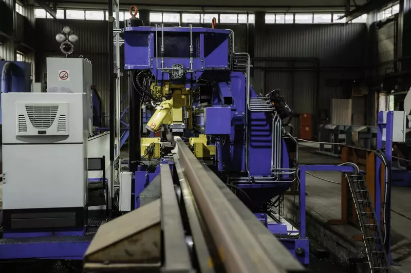 Иллюстрация #2 для «металлургия: Началась сварка рельсов для ВСМ»