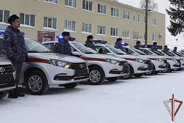 Изображение 3 для поста «Мордовия: Регионы России получили новые машины скорой помощи и полицейские автомобили»