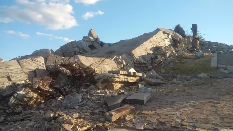 №3 для поста «На Донбассе после реконструкции открыли мемориал Саур Могила»