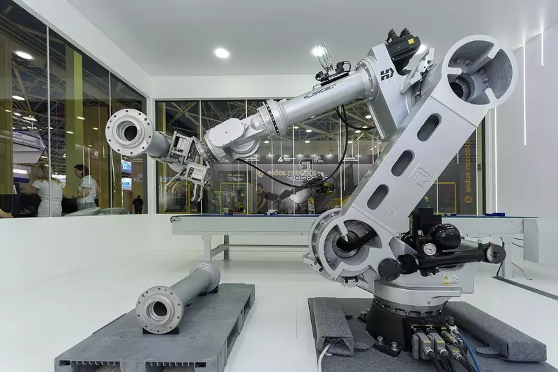 Фото #1 для новости «Статистика: Число эксплуатируемых в России промышленных роботов выросло на 12 к концу 2024 года»