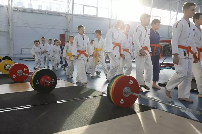 Иллюстрация 3 для «спорткомплекс: В Ленинске Волгоградской области открылся новый универсальный спортивный зал»