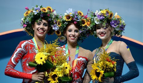 Маргарита Мамун (Россия) - золотая медаль, Яна Кудрявцева (Россия) - золотая медаль, Алина Максименко (Украина) - бронзовая медаль.