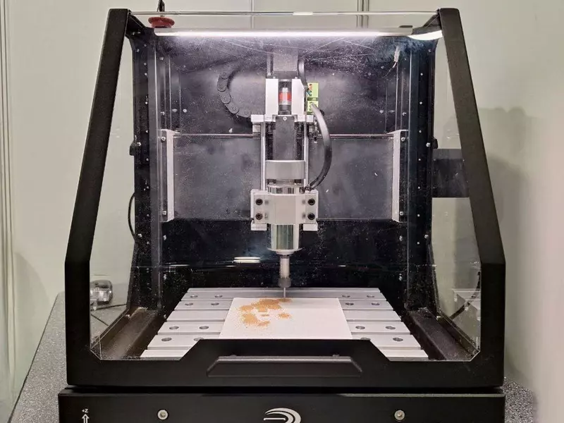 Росэлектроника представила новое оборудование для обучения операторов станков с ЧПУ