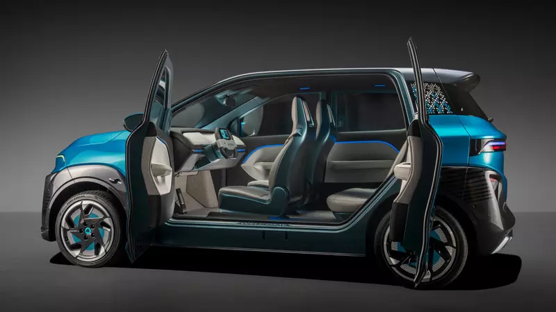 Фото #8 для статьи «Российский стартап Атом показал свой первый электромобиль с бортовой операционной системой»