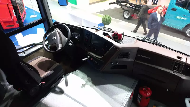 Изображение #3 для статьи «Газпром: КАМАЗ представил крутой автобус для вахтовиков»