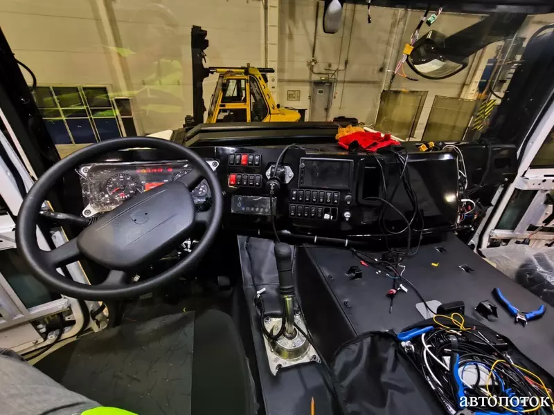 Фото #3 для поста «БАЗ: На бывшем заводе начали выпускать новые российские тяжелые грузовики»