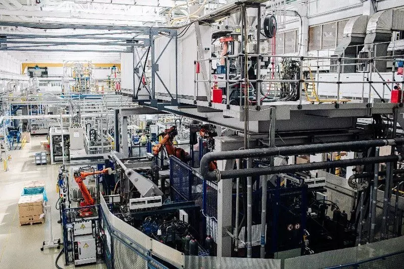 Картинка #1 для публикации «Производство: Бензобаки для АВТОВАЗа начали делать из российского композита»