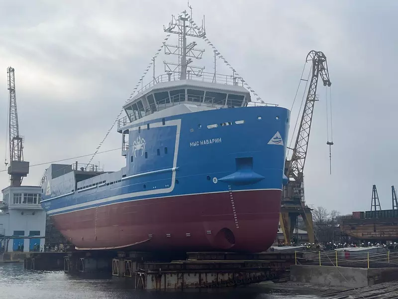Фото 2 для новости «Находкинский судоремонтный завод: На Находкинском СЗ спущен на воду краболов Мыс Наварин проекта ССа5712»
