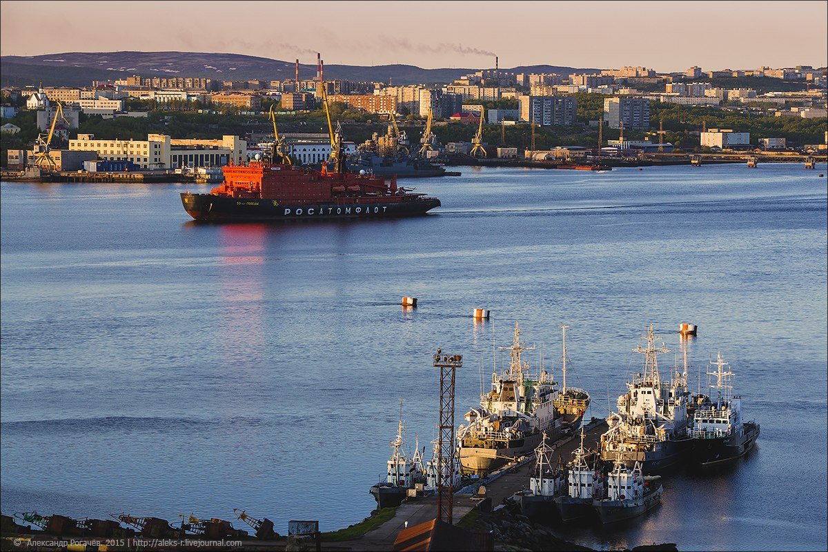 Мурманск какое море. Мурманск море. Мурманск море корабль. Мурманск город кораблей. Мурманск море фото.