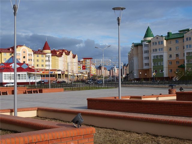 Г салехард ул республики. Центральная площадь Салехарда. Салехард парк. Городской парк Салехард. Салехард фото города 2014.