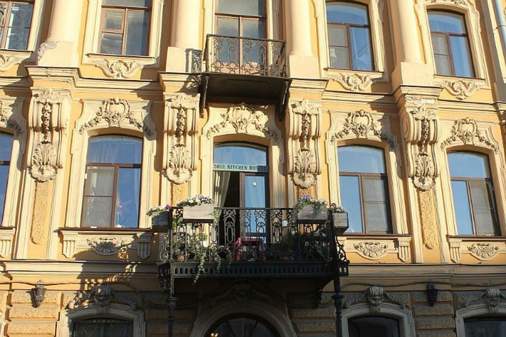 Отель расположился в доходном доме Липина, построенном в XVIII веке Фото: Официальная страница хостела