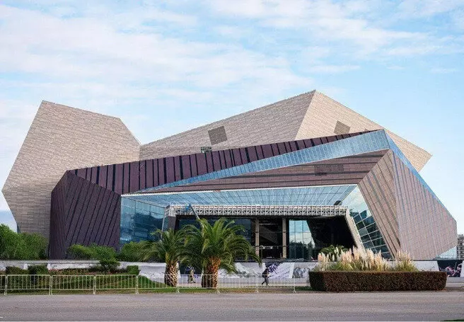 #4 для «объекты культуры: В Сочи открылся концертный комплекс Сириус»