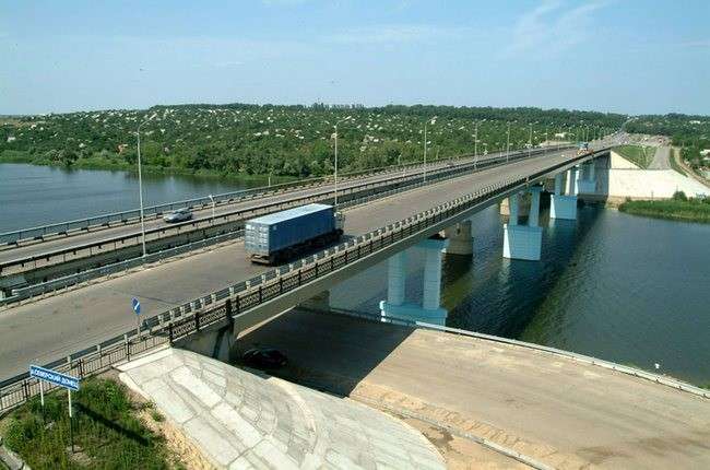 2002.11 Мост через реку Северский Донец (2ой переезд, Каменск-Шахтинский) - 381м