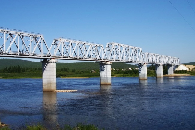 2006.04.22 Железнодорожный мост через реку Алдан (Томмот) - 500м