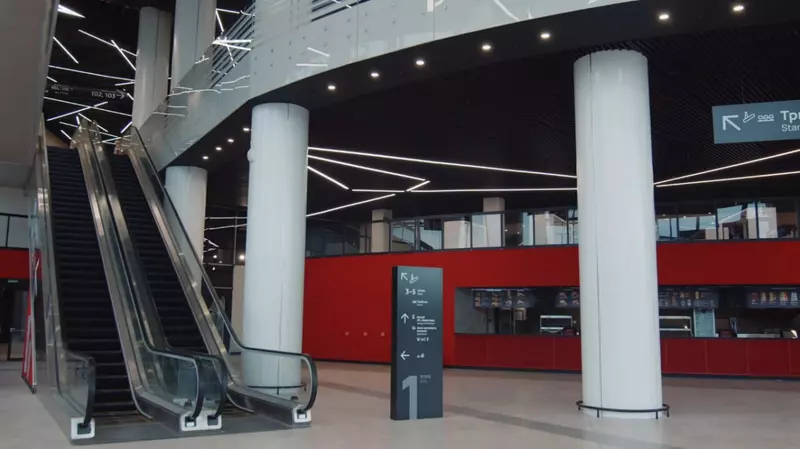 Иллюстрация #4 для «Авангард: Самая современная хоккейная арена России открыта в Омске»