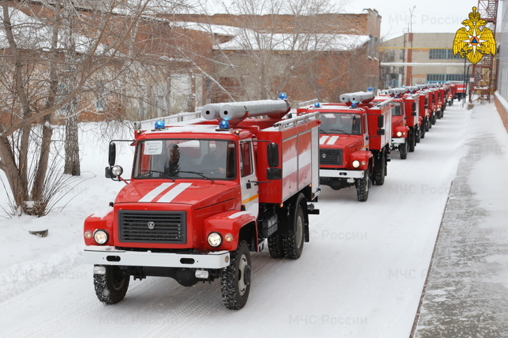 23 новые пожарные автоцистерны поступили на вооружение противопожарной службы Зауралья