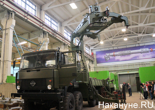Импортозаместили" Украину: уральский завод выпустил юбилейную заряжающую машину для ЗРК С-300 и С-400