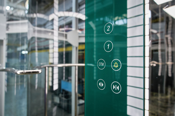 Щербинский лифтостроительный завод начал производить лифты с бесконтактным управлением