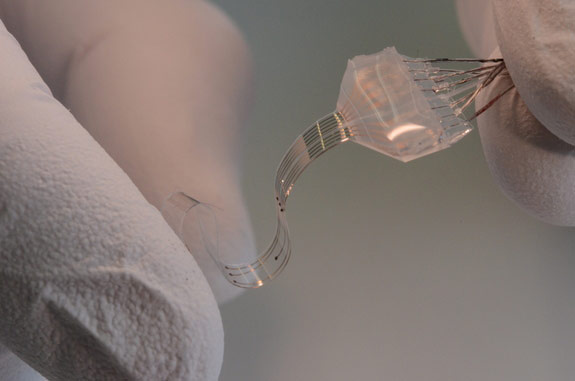 Субдуральный спинномозговой имплантат. (Фото EPFL.)