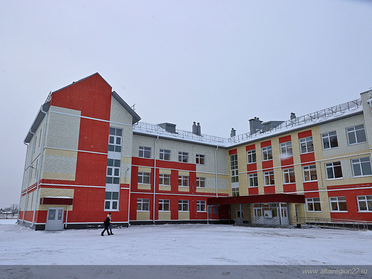 В Новоалтайске открыли новую современную школу на 550 мест