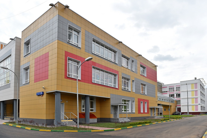 блок начальных классов в районе Выхино-Жулебино на юго-востоке столицы