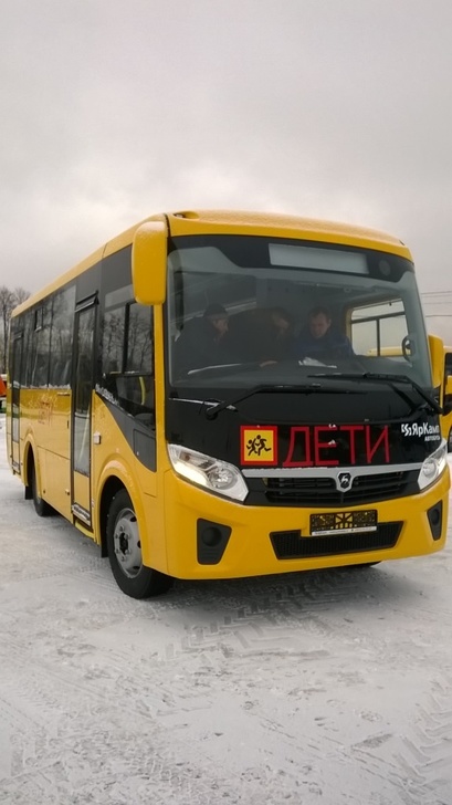 В канун Нового года Борковская школа получила подарок – современный автобус