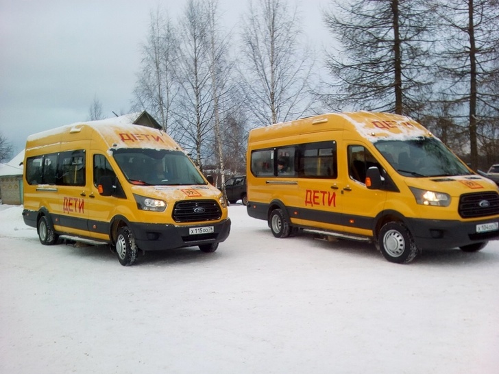 В Борисоглебском районе вышли на маршруты четыре новых школьных автобуса