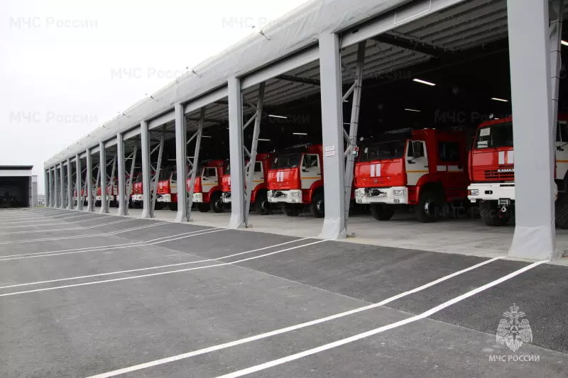 Фото #2 для новости «Спорт: Мариуполь Республиканский центр МЧС и новые пятиэтажки»