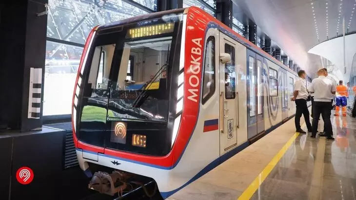 Еще 8 современных составов серии Москва начали ходить на Сокольнической линии метро
