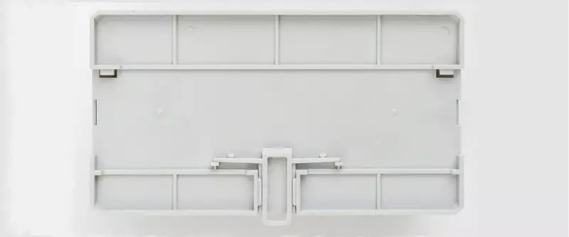 Защелка устанавливается в основании корпуса