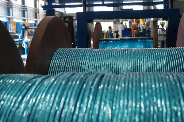 Изображение №2 для поста «машиностроение: На предприятиях ГК Оптикэнерго запущены литейное производство и цех по производству кабелей»