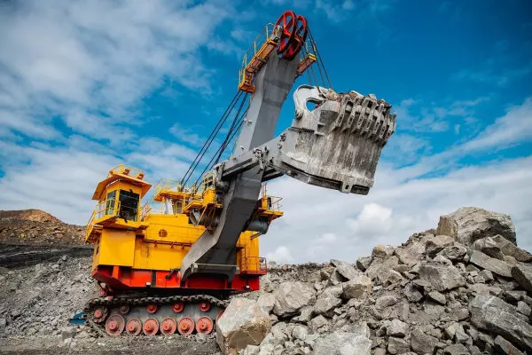 На разрезе Распадский введён в эксплуатацию первый электрический экскаватор